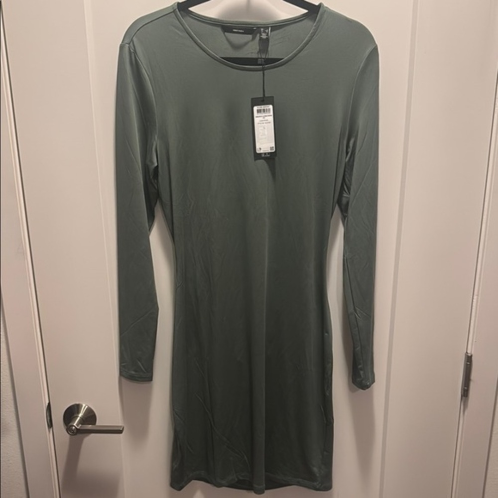 🆕 Vero Moda Green Long Sleeve Bodycon Dress w PeekaBoo back. L. NWT!!💥💥 - Picture 1 of 3